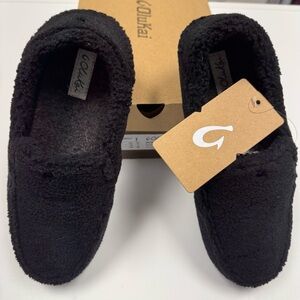 OluKai Black Women's Slippers NWT NIB